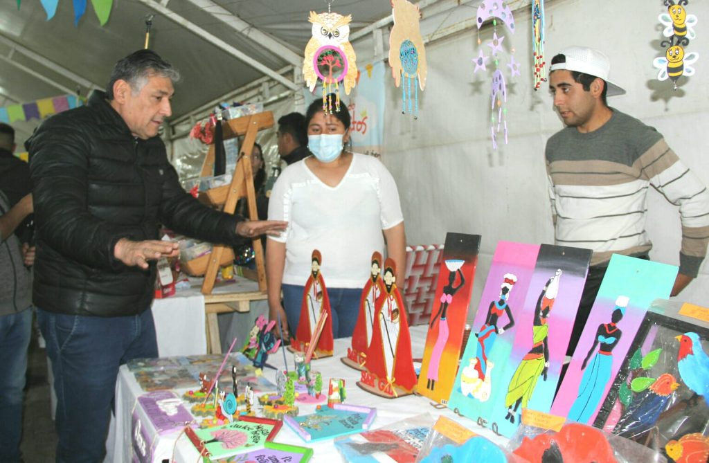 El municipio destaca la participación de los artesanos y emprendedores en el aniversario de la ciudad