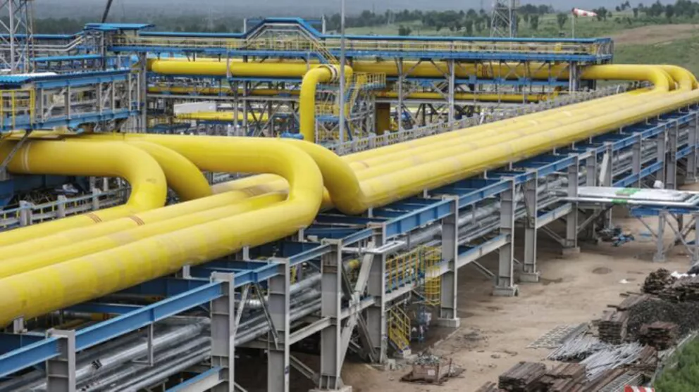 Gazprom dice que China pagará el gas ruso en rublos y yuanes, mientras sigue la tensión con Europa