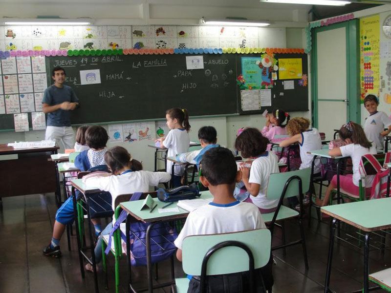 Perczyk anunció que 6 de cada 10 escuelas primarias del país suman una hora más de clase