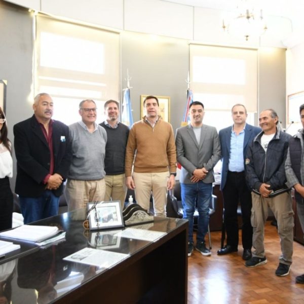 El intendente Jorge Mukdise anunció la recomposición salarial para el personal municipal