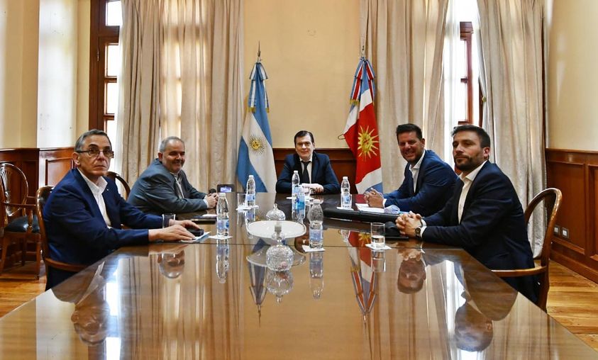 Zamora recibió en Casa de Gobierno al presidente de Corredores Viales SA y al gerente general de esa empresa estatal