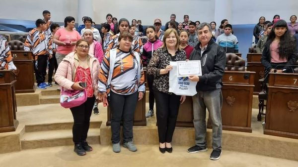Estudiantes y docentes de la Escuela N° 885 “Cabo 2° Julio Martín Mendoza” visitaron la Legislatura
