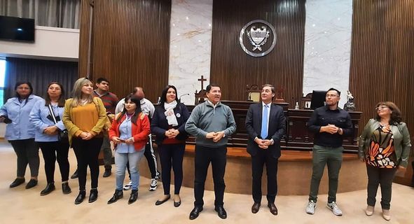 Estudiantes y docentes de la Escuela de Especialidades N° 9 “Homero Mansi” de Añatuya y del Instituto Francisco de Aguirre de Pinto visitaron la Legislatura