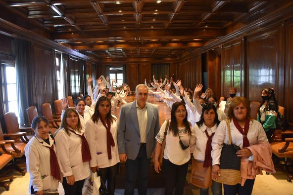 Estudiantes y docentes de la Escuela N° 1010 “Juan A. Figueroa” visitaron Casa de Gobierno