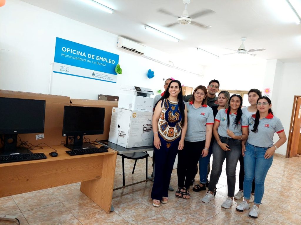 La comuna local recibió equipo informático del Ministerio de Empleo de la Nación  