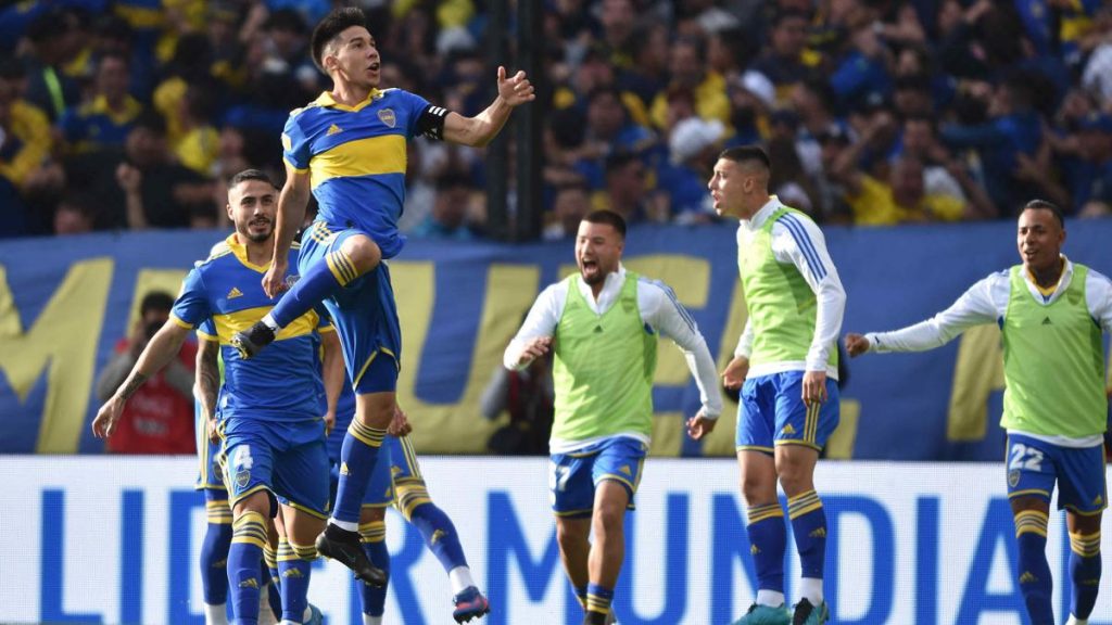 Boca empató ante Independiente y gritó campeón con una mano de River