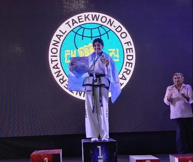 Una joven bandeña se consagró campeona mundial de Taekown-do 