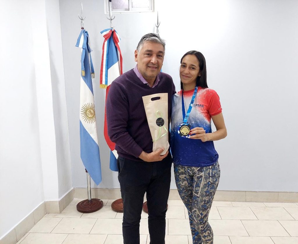 El municipio destaca la consagración como campeona de una patinadora bandeña