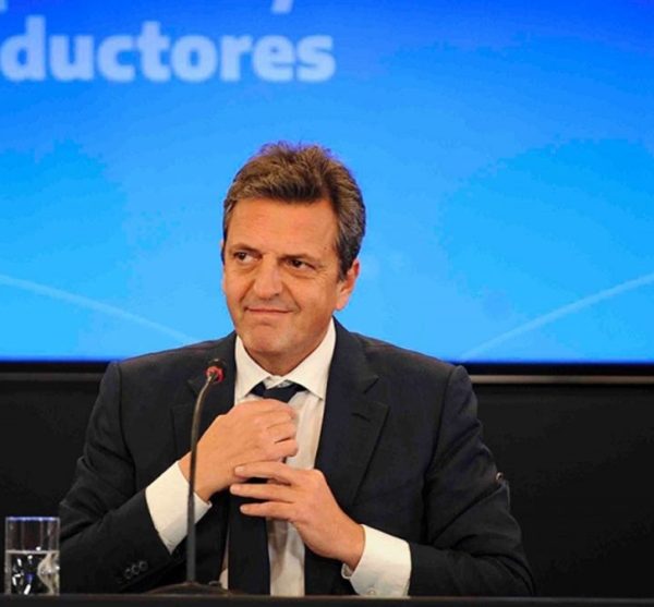 Los “sojeros” liquidaron este mes al país más de 8.000 millones de dólares