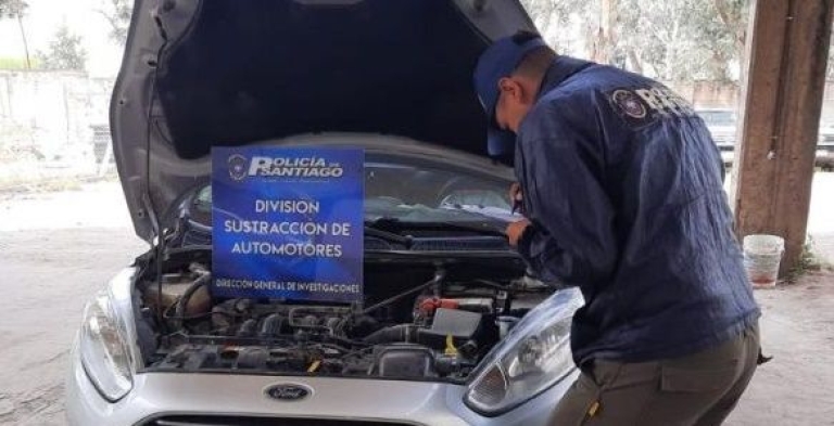 Interceptan a un policía con un auto robado en Buenos Aires