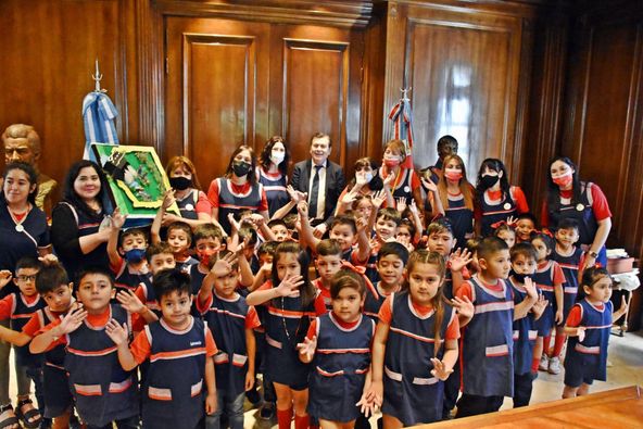 Docentes y alumnos de Colonia Pinto y Capital visitaron Casa de Gobierno