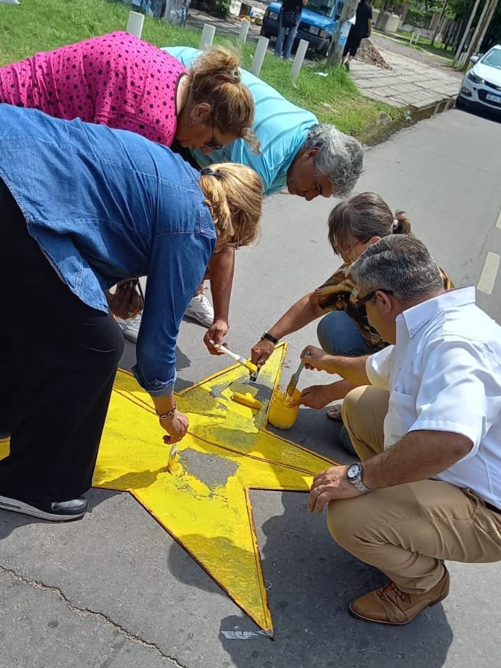 El municipio acompañó a familiares de víctimas de accidentes de tránsito en un emotivo acto 