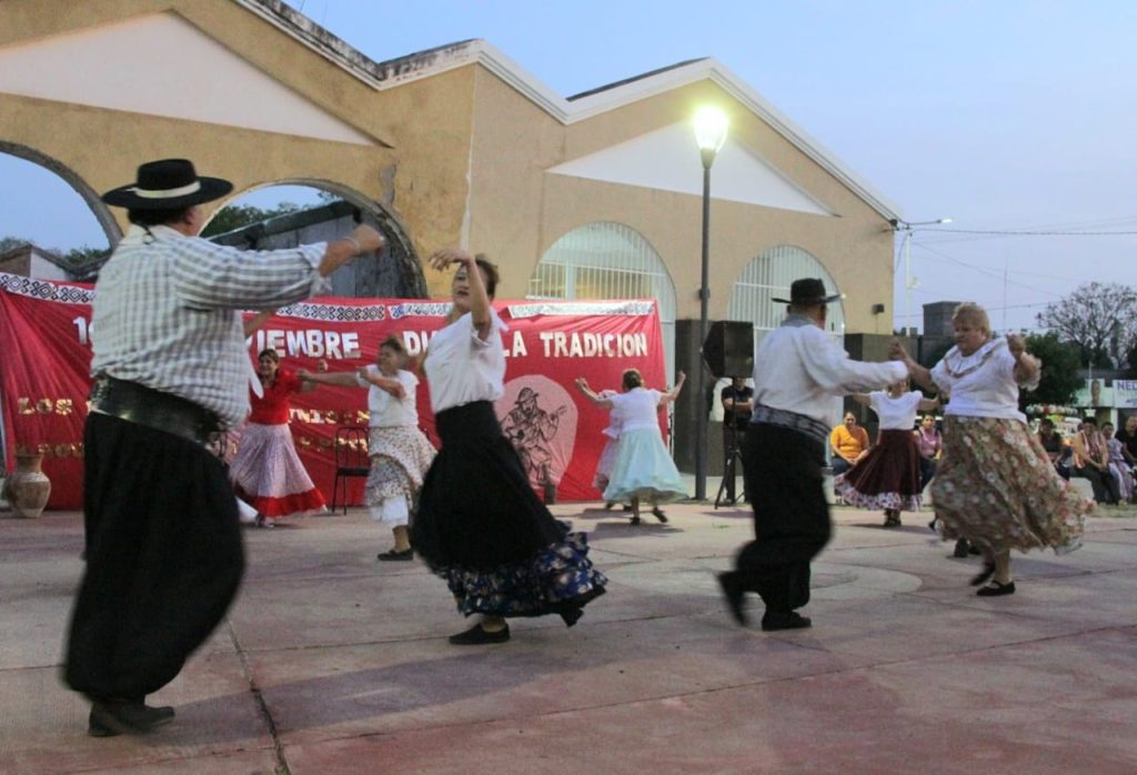 Con coloridas actividades el municipio conmemoró el “Día de la Tradición”