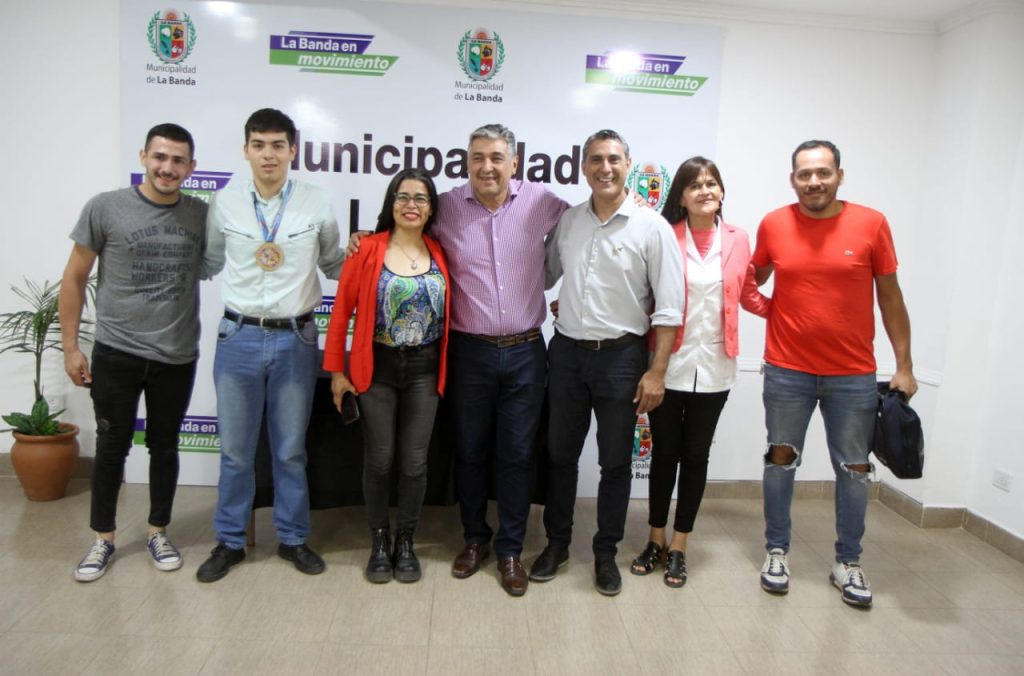 El Intendente Roger Nediani se reunió con deportistas destacados de la ciudad de La Banda