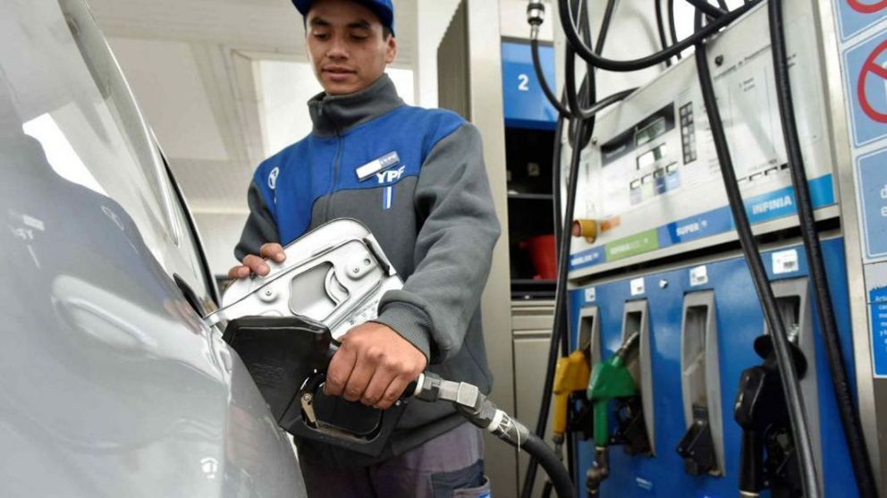 El Gobierno analiza aplicar el programa también en combustibles