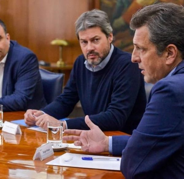 Los extranjeros que visiten Argentina podrán liquidar dólares a casi el doble del oficial