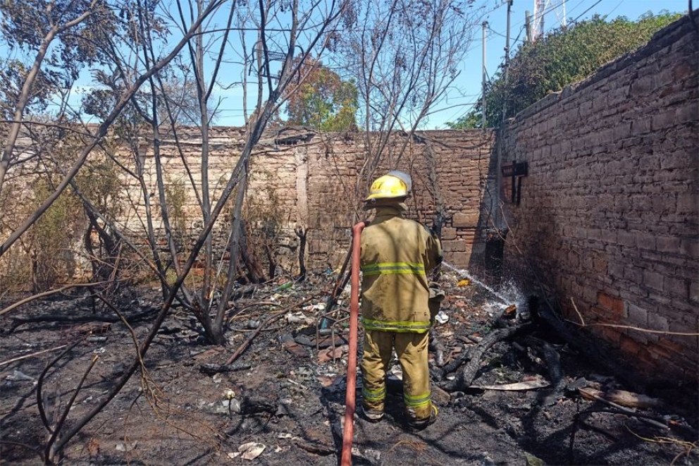 Incendio en Barrio Mariano Moreno, sofocado por el cuerpo de Bomberos Voluntarios