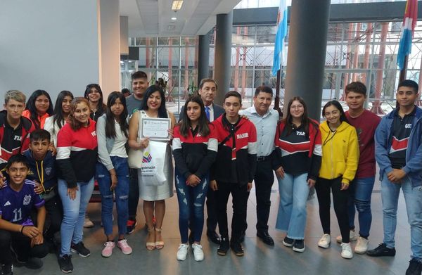 Estudiantes y docentes del Colegio Nuestra Señora del Pilar visitaron la Legislatura