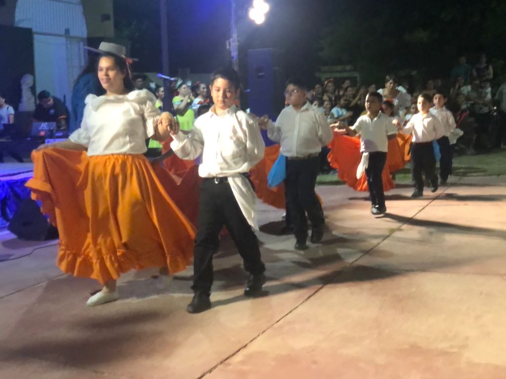 Noche solidaria de danzas folklóricas y homenajes en La Banda 