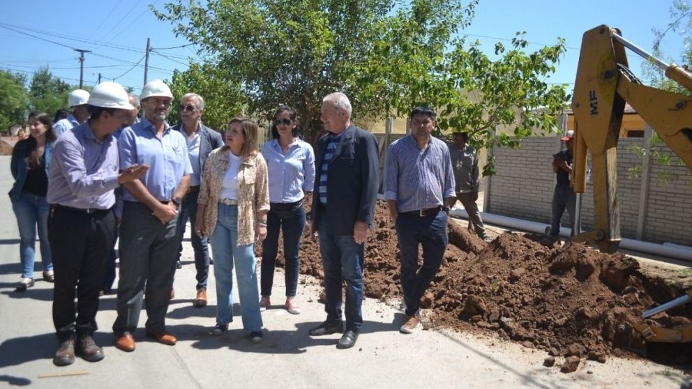 La intendente supervisó la obra de extensión de red cloacal en el B° Campo Contreras