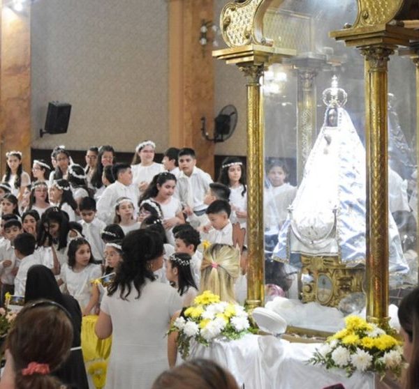 Parroquias celebraron a la Inmaculada Concepción y la Primera Comunión