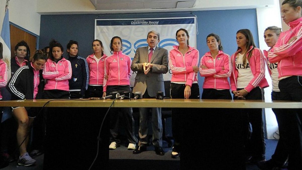 Aníbal Fernández vendrá a Santiago para el partido de Las Leonas por la Pro League