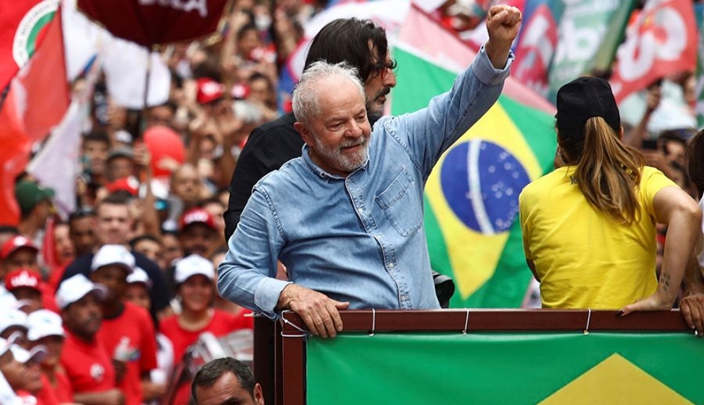 Lula destituyó a 40 militares que trabajaban en la residencia presidencial