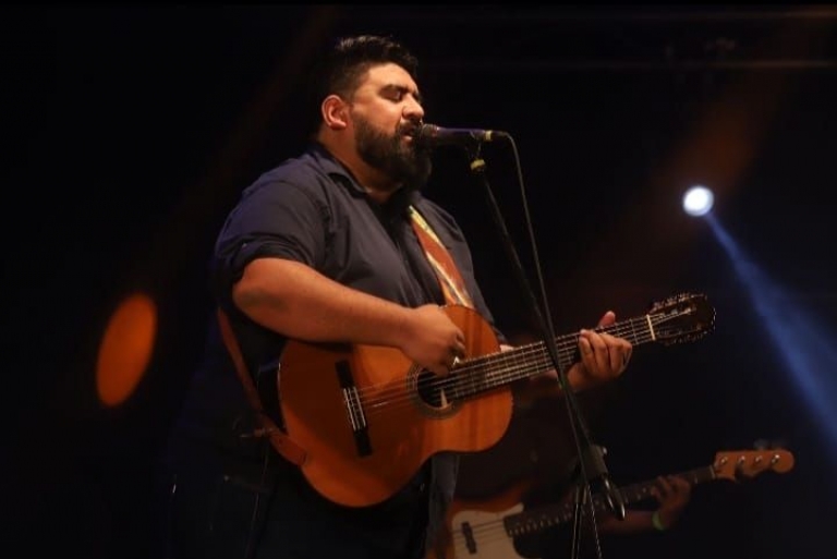 Lucas Cáceres, elegido para cantar en la apertura homenaje a “Juan Saavedra” en Cosquín 2023