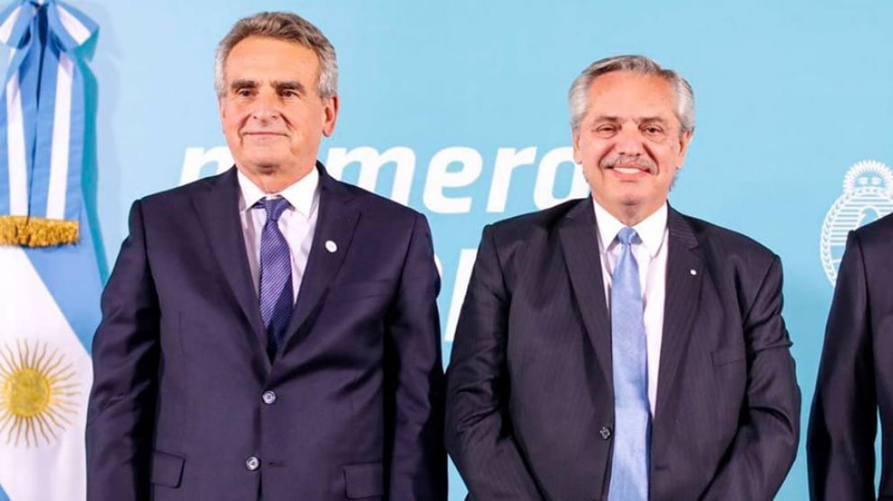 El Presidente le toma juramento a Agustín Rossi como nuevo Jefe de Gabinete