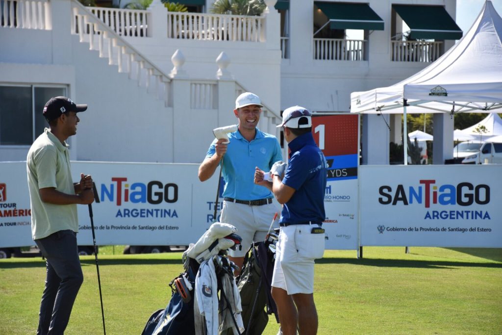 Exitoso comienzo de la tercera edición del Termas de Río Hondo Invitational de Golf