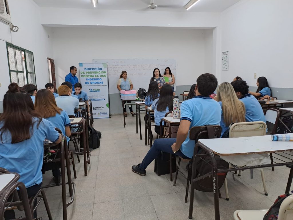 La comuna desarrolló un taller de prevención de sustancias peligrosas en el Colegio Cristo Rey