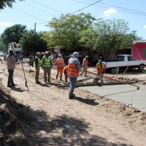 Nediani visitó el avance de la obra de pavimentación de la calle Misiones