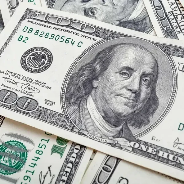 El Gobierno vendió US$352 millones pero el próximo vencimiento de deuda despertó el temor de los inversores