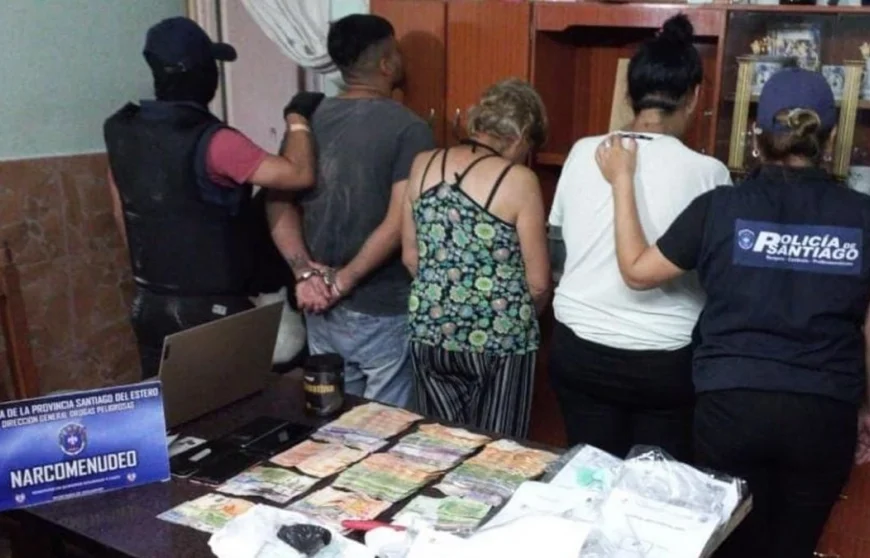 Desbaratan dos bandas “narco”, secuestran más de $500 mil y cerca de 300 envoltorios de cocaína