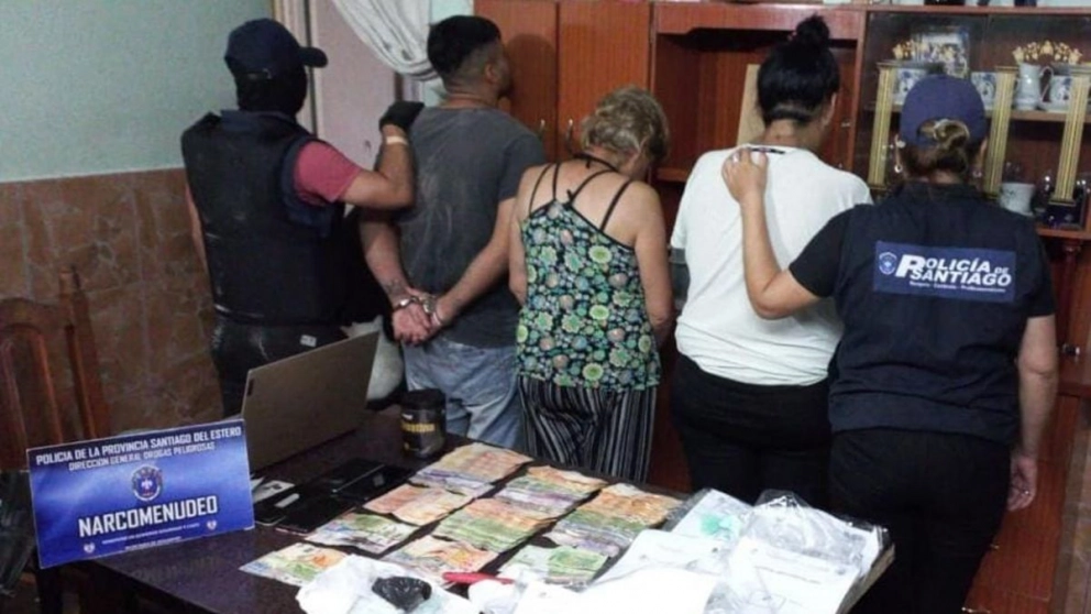 Desbaratan dos bandas «narco», secuestran más de $500 mil y cerca de 300 envoltorios de cocaína
