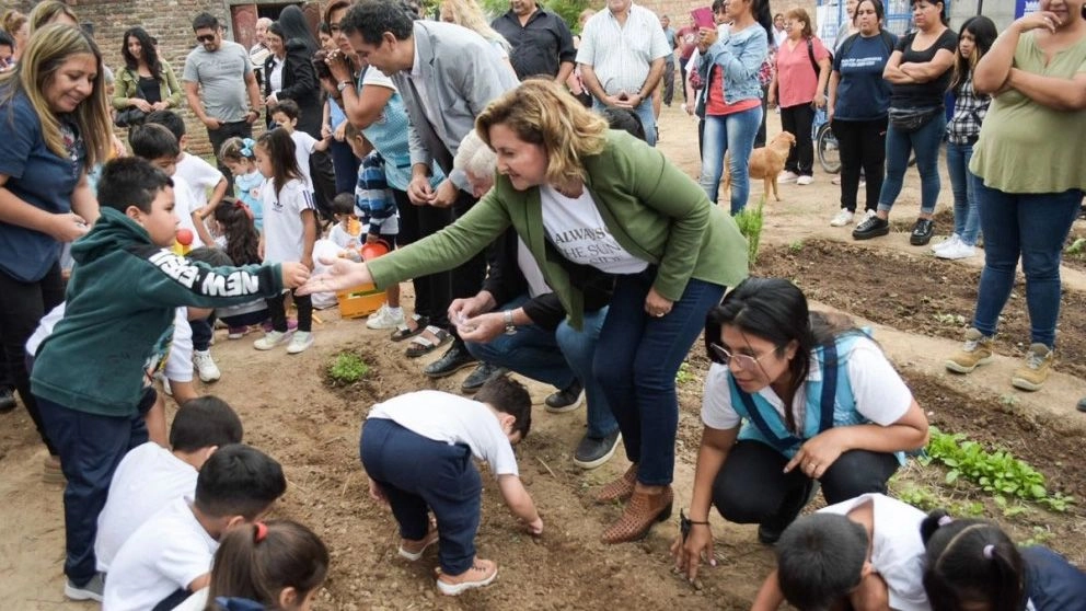 La Intendente y el INTA lanzaron la temporada de otoño-invierno del Pro-Huerta