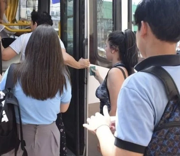El próximo lunes, la Municipalidad entregará los carnets escolares para los colectivos urbanos