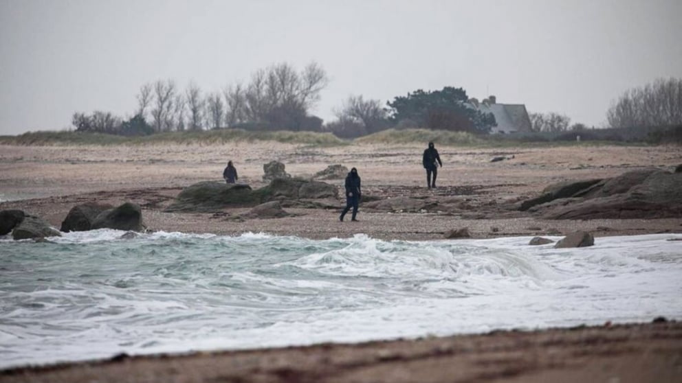 Tsunami de cocaína en las playas francesas: llegaron flotando bolsas con 2,3 toneladas de droga