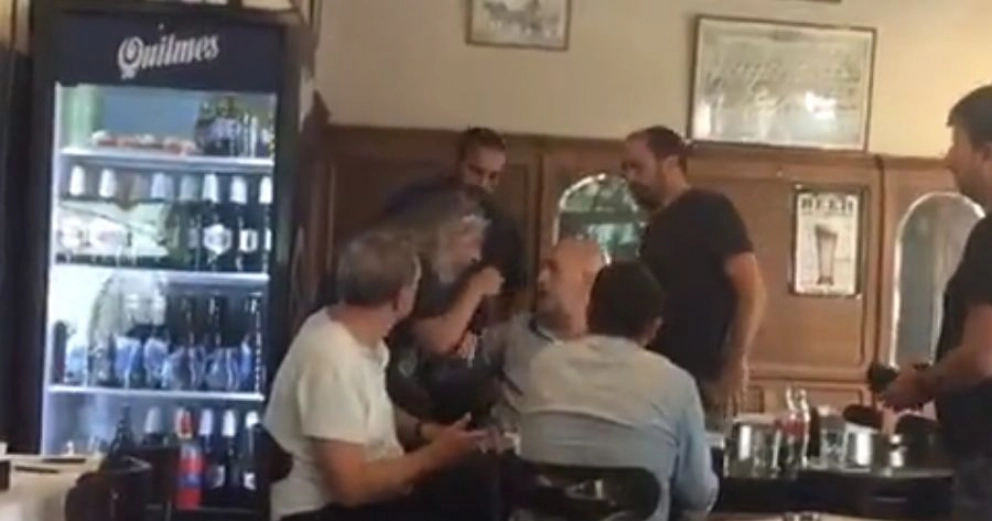 Larreta huyó de un bar al ser increpado por vecinos víctimas del apagón