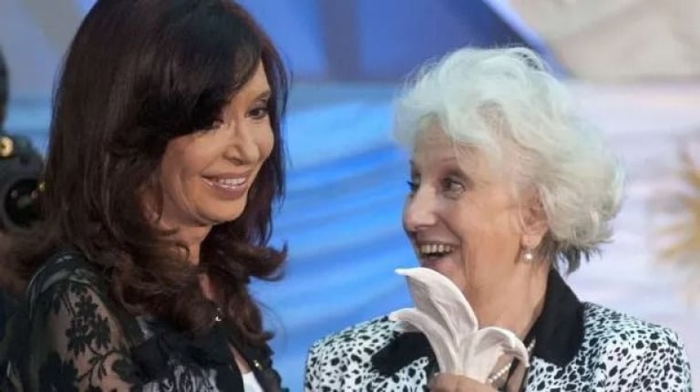 Cristina Kirchner reaparece en un homenaje a Abuelas de Plaza de Mayo