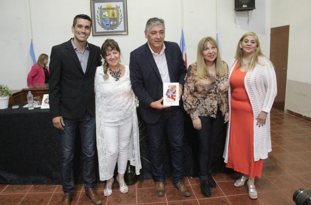 El intendente Nediani acompañó la presentación del libro «Cartas de un Santiagueño» 