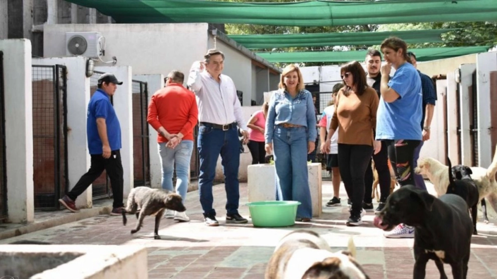 La intendente participó de una jornada de adopción y concientización del cuidado animal