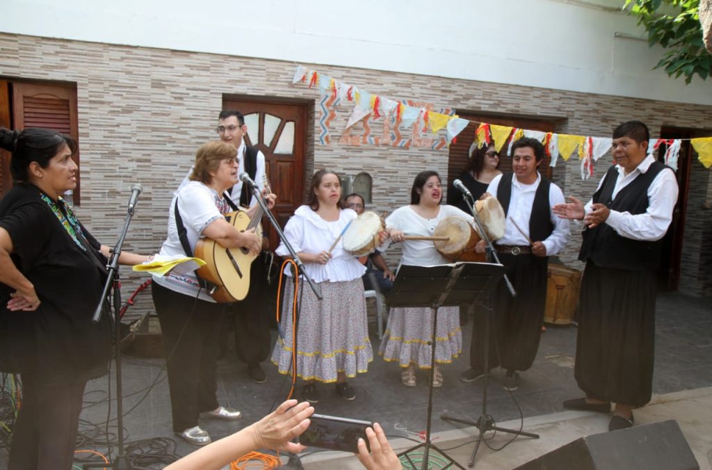 El municipio bandeño acompañó los festejos de un nuevo aniversario de la “Casa de Arte y Cultura Sixto Palavecino”
