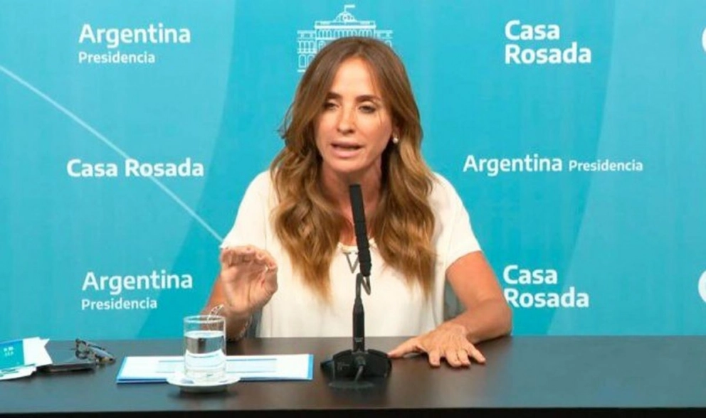 Tolosa Paz llegó hoy a Santiago para visita de obra y firma de convenios