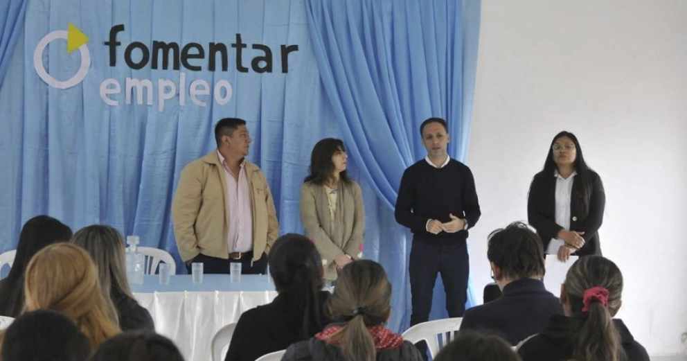 Se llevó a cabo la presentación de un Taller de Orientación Laboral en la ciudad de Fernandez