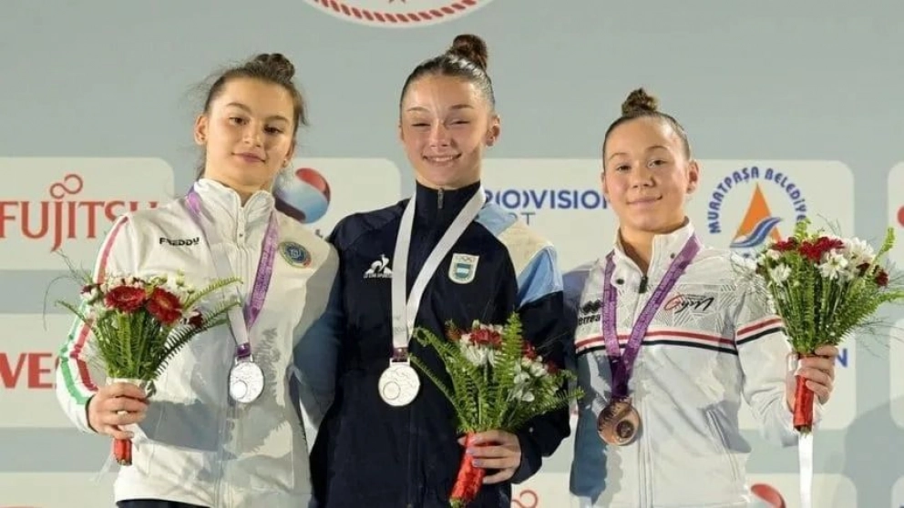 Gimnasta argentina de 14 años salió campeona mundial junior de salto en Turquía