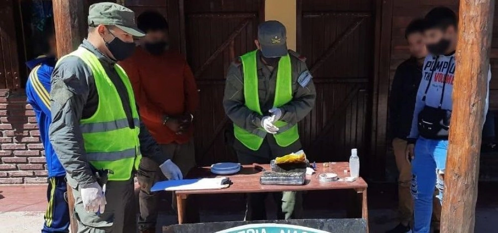 Descubren 19 kilos de cocaína en un vehículo en la Ruta Nacional 16