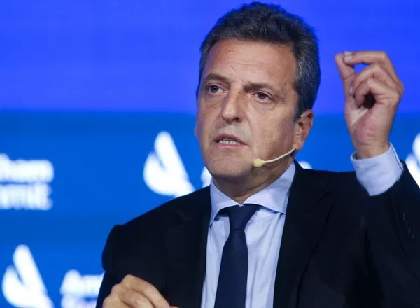 Tras el 8,4% de abril, Massa prepara anuncios para controlar la inflación