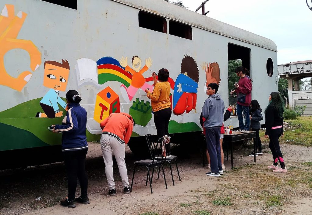 La comuna junto a «Quilla», realizaron un mural en el Día Mundial de Lucha contra el Bullying 