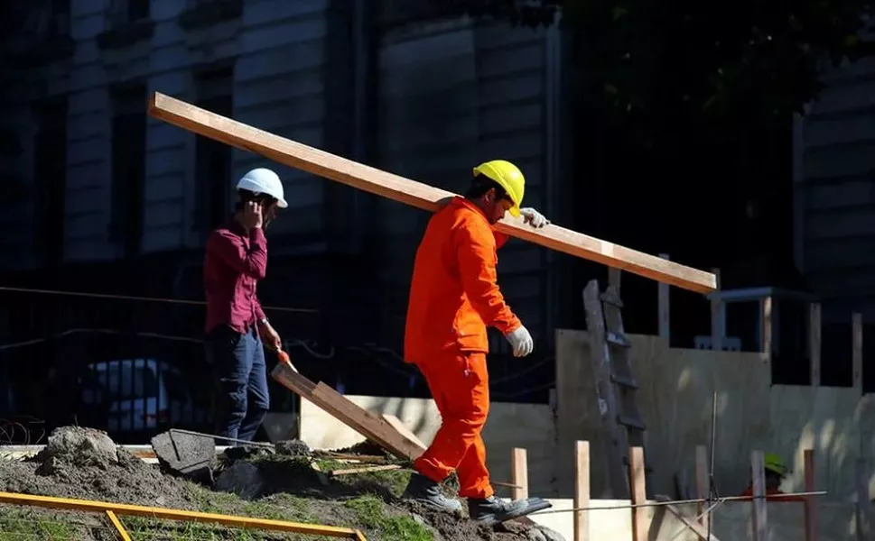 La producción industrial subió un 3,1% interanual, mientras que la construcción un 1,2%